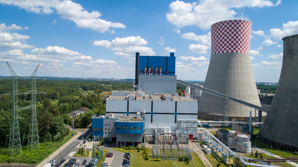 Oddział Elektrownia Łagisza blok 460 MW widok na maszynownię wyprowadzenie mocy i chłodnię kominową